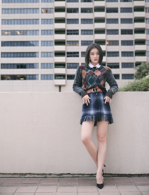 張雪迎不扮成熟的少女風(fēng)穿搭太讓人心動(dòng)了 穿卡通針織衫,好可愛